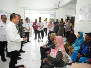 Pemkot Madiun meluncurkan program cek kesehatan gratis untuk masyarakat, mendukung deteksi dini penyakit dan peningkatan kesehatan.