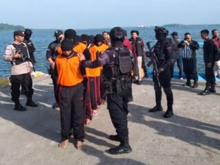 Lapas I Madiun memindahkan enam narapidana ke Nusakambangan sebagai sanksi tegas atas pelanggaran aturan.