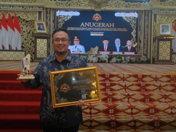 KAI Divre III Palembang Meraih Predikat Badan Publik Informatif Pada Anugerah Keterbukaan Informasi Publik Sumatera Selatan