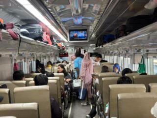 Hari Terakhir Periode Libur Imlek, Volume Penumpang KA di Stasiun Pekalongan Capai Empat Ribu Lebih