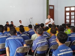 Tingkatkan Standar Pelayanan Kebersihan saat Angleb,  KAI Services Gelar Pembinaan Petugas Cleaning di Regional Yogyakarta