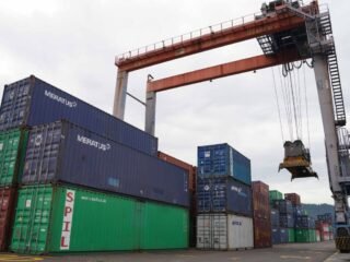 Arus Logistik Jelang Lebaran Meningkat, Pelindo Antisipasi Kepadatan di Pelabuhan