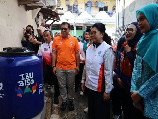 Setelah Wilayah Jakarta Barat, PAM JAYA dan TP PKK DKI Jakarta Bagi Toren Air Gratis kepada Masyarakat Jakarta Utara