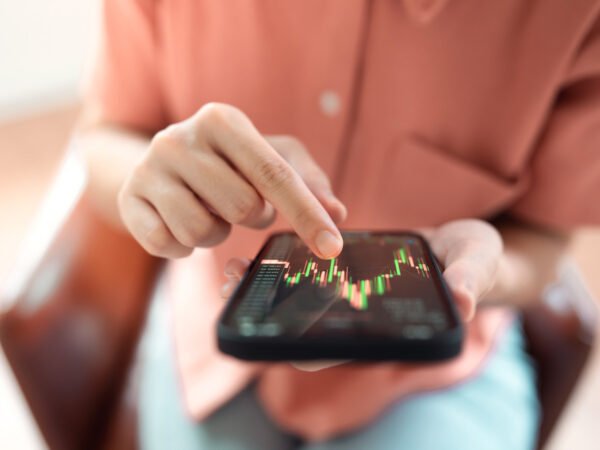 Tren Social Trading yang Semakin Populer di Kalangan Trader Pemula
