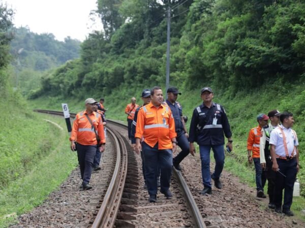 Jajaran Manajemen KAI Daop 2 Bandung Pastikan Keselamatan Perjalanan KA