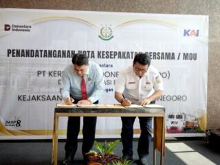 Perkuat Sinergi Perlindungan Aset Negara dan Kepastian Hukum, KAI Daop 8 Surabaya dan Kejari Bojonegoro Tandatangani MoU