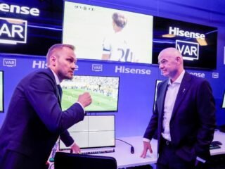 Hisense TV RGB-MiniLED Jadi Layar Resmi IBC Piala Dunia FIFA 2026™: Presiden FIFA Uji Langsung Sistem VAR