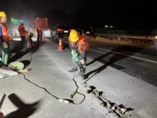 Jaga Kualitas Layanan Jalan Tol, PT Jasamarga Tollroad Maintenance Laksanakan Rekonstruksi Perkerasan di Ruas Jalan Tol Jakarta-Tangerang