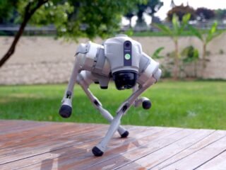 Robot Unitree Go2 untuk Edutainment dan Interaksi Publik