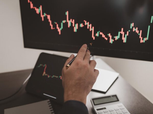 Midweek Volatility: Strategi Aman Menghadapi Rilis Data Ekonomi Berdampak Tinggi