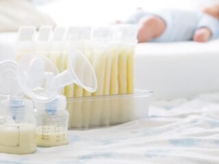 Tak Sekadar ASI Pertama, Ini Alasan Kolostrum Dijuluki Liquid Gold