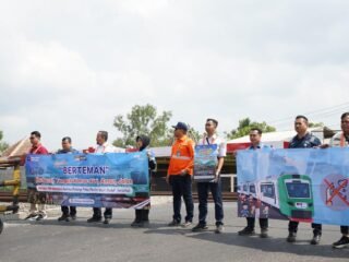 KAI Bandara Sosialisasikan Keselamatan Perjalanan Kereta Api di Perlintasan Sebidang Wates