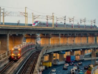 LRT Jabodebek Lakukan Uji Coba Perjalanan 05.30 WIB untuk Dukung Pengguna Whoosh Keberangkatan Pagi