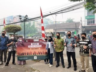 Holding Perkebunan Nusantara melalui PTPN IV Regional V Salurkan 100 Paket Bantuan bagi Masyarakat Terdampak Karhutla