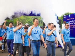 Rayakan HUT Ke-37, Bank Raya Hadirkan Pengalaman Raya Active melalui Jalan Sehat