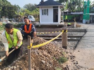 KAI Daop 2 Bandung Fokus Keselamatan Perjalanan Kereta di Perlintasan Sebidang
