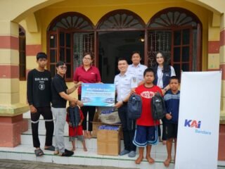KAI Bandara Salurkan Bantuan Pendidikan untuk Anak-anak Panti Asuhan Al Washliyah Lubuk Pakam